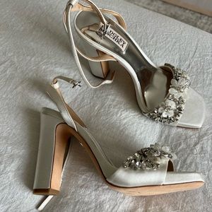 NWOT Badgley Mischka Alexa Embellished Block Heel